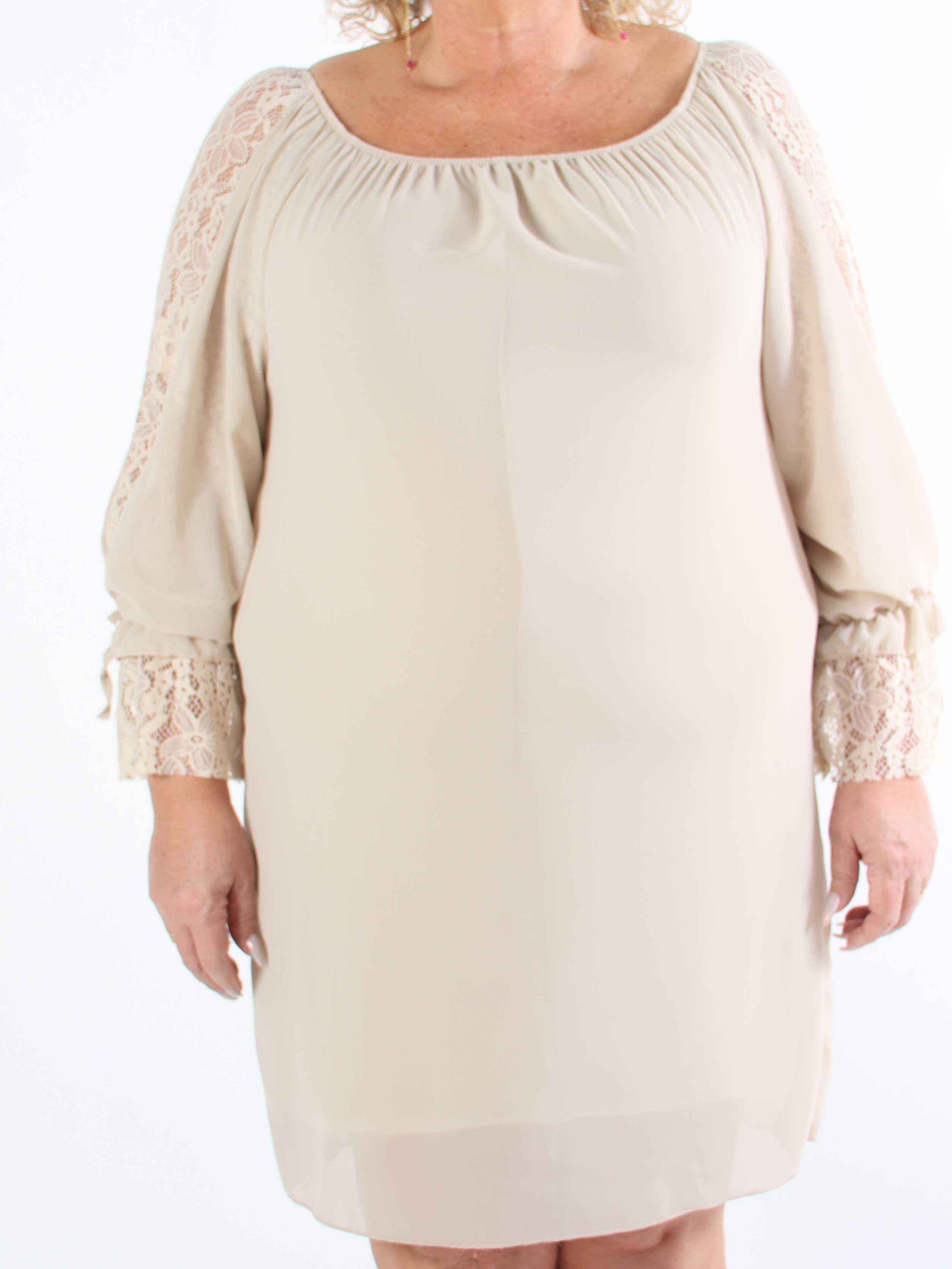 Lupita - Plus size tunikaklänning med spetsärmar